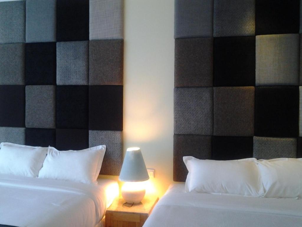 Chara Hotel Bandung Exterior foto