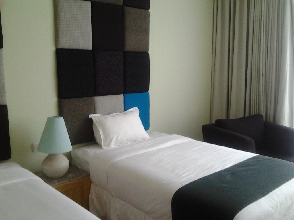 Chara Hotel Bandung Habitación foto