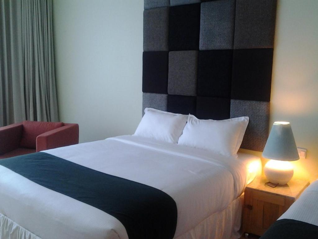 Chara Hotel Bandung Habitación foto