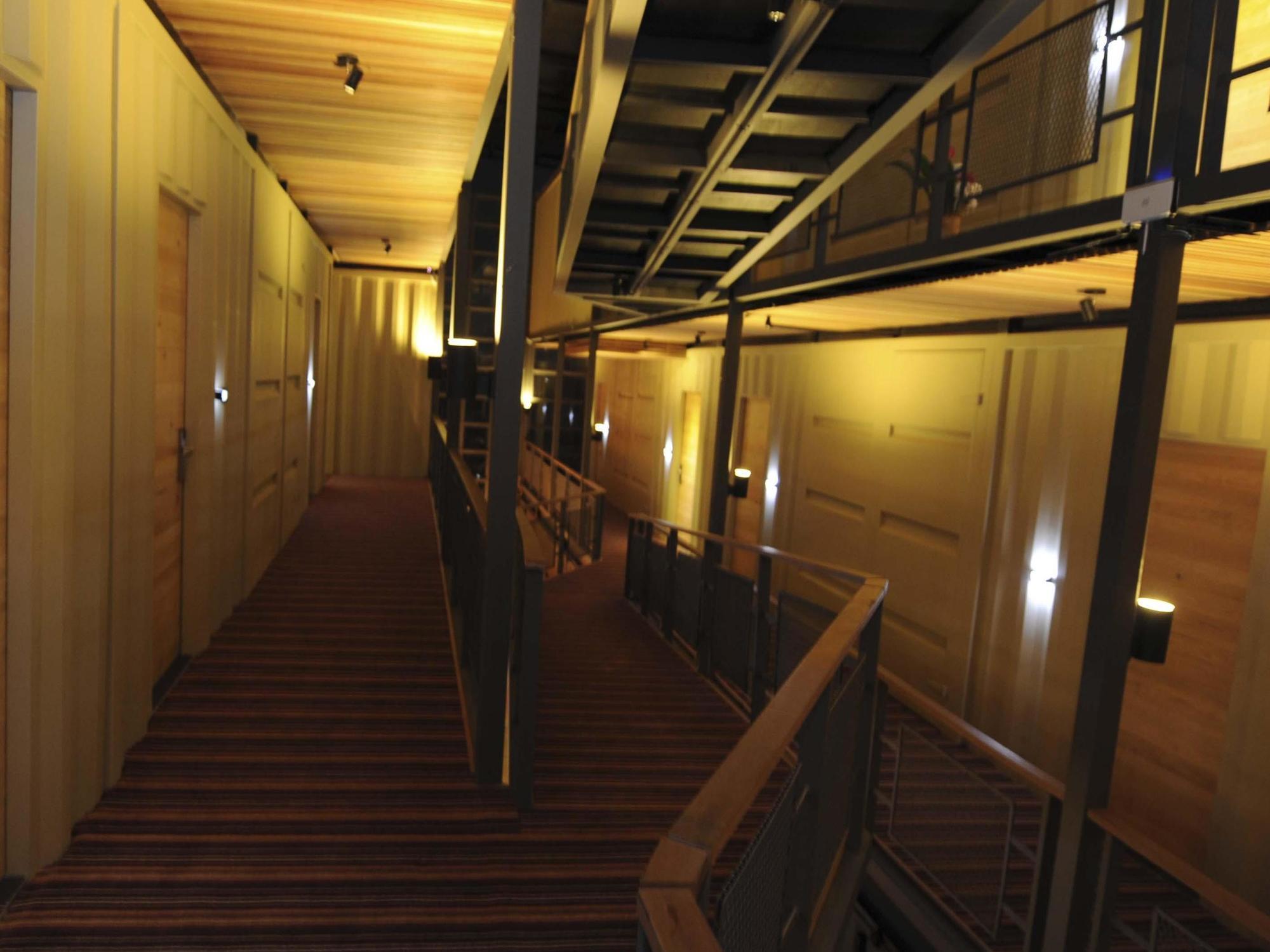 Chara Hotel Bandung Exterior foto